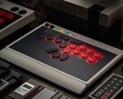 Der 8BitDo Arcade Controller Pro ist in der oberen linken Ecke mit einem Display ausgestattet
