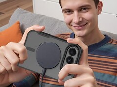 Neue Renderbilder von iPhone Ultra Cases aus zwei Quellen bekräftigen, wie Apples faltbares iPhone aussehen wird.