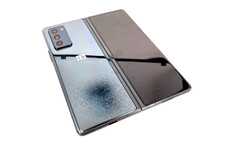 Das abgebildete Samsung Galaxy Z Fold2 wird in wenigen Monaten einen Nachfolger erhalten.