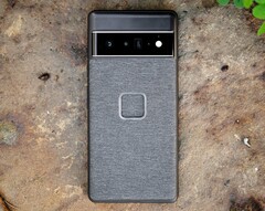 Das Google Pixel 6 Pro erhält eine breite Zubehör-Kompatibilität dank der neuen Hülle von Peak Design. (Bild: Peak Design)