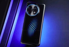 Das OnePlus 11 Concept setzt auf eine beleuchtete Wasserkühlung, um die Gaming-Performance zu verbessern. (Bild: OnePlus)