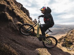 Mit dem großen 720wh-Akku des Santa Cruz Heckler sollen steile Anstiege und lange Touren kein Problem mehr für E-Mountainbiker sein.