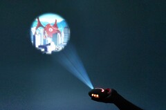 Der Stem Projector kann die Ecken des projizierten Bildes auf Knopfdruck abrunden, bis ein Kreis entsteht. (Bild: Kano Computers)