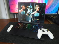 Angriff auf das Lenovo Legion: XMG Core 16 VE (M25) Gaming-Laptop im Test