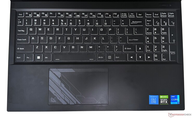 Gigabyte G5 KE: Tastatur und Touchpad