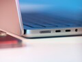 Das MacBook Pro bietet wieder einen MagSafe-Port zum Aufladen, der aber noch nicht frei von Problemen ist. (Bild: TheRegisti)