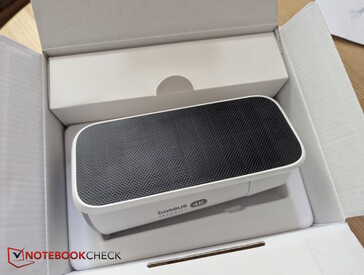 Oben sitzt das motorgesteuerte Solarpanel