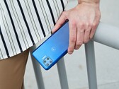 Das bislang günstigste 5G-Smartphone von Motorola ist endlich offiziell, die Ausstattung kann sich bei dem Preis auf jeden Fall sehen lassen. (Bild: Motorola)