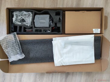 Der Aufbau ist gut machbar, am anspruchsvollsten ist fast die Entfernung der vielen, vielen Kabelbinder