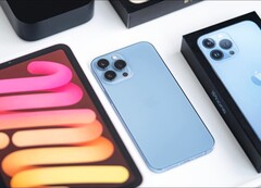 Gleich fünf unterschiedliche iPhone-Modelle belegen die Spitzenplätze am Smartphone-Markt. (Bild: Phúc Khang Mobile)