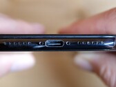 Dieses iPhone X besitzt einen USB-C-Port, der sowohl zum Aufladen als auch zum Daten übertragen genutzt werden kann. (Bild: geeken / ebay)