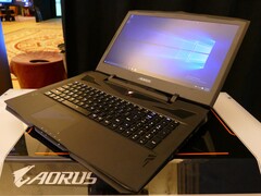 Der Aorus X9 von Gigabyte soll dem Razer Blade Pro das schicke Lamborghini-Design entgegensetzen.