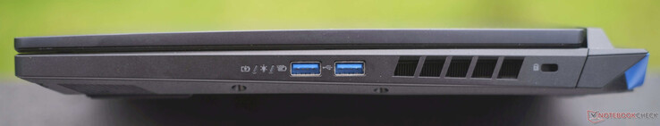 Rechts: Indikator-Leuchten, 2x USB-A 3.2, Kensington-Lock