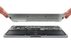 Es gibt nach wie vor Gründe, zum teureren Modell zu greifen. (Bild: iFixit)