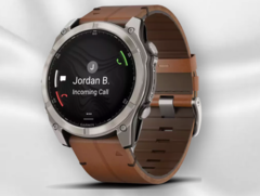 Mit klassischem braunem Lederarmband macht die Fenix 8 optisch einiges her (Bildquelle: Garmin / Uhrenlounge)