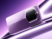 Das Honor Magic7 RSR Porsche Design setzt auf ein auffälliges Design in Violett oder Grau. (Bildquelle: Honor)
