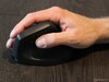 Daumentasten und Scrollrad liegen nah beieinander
