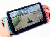 Mit UpSwitch Orion lässt sich die Nintendo Switch mit einem riesigen Display ausstatten. (Bild: UpSwitch)