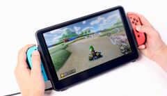 Mit UpSwitch Orion lässt sich die Nintendo Switch mit einem riesigen Display ausstatten. (Bild: UpSwitch)