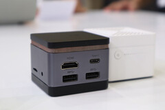 iLife MP8 Micro: Windows 10-PC passt in die Faust (Bild: Notebook Italia)