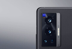 Das Vivo X70 Pro zeichnet sich vor allem durch die Gimbal-Hauptkamera mit Zeiss-Optik aus. (Bild: Vivo)