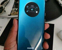 Huawei testet für das Mate 30 angeblich ein Glas-Unibody.