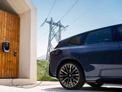 V2G mit dem BMW iX3: über die Wallbox Professional und einem E.ON-Tarif wird der Akku zum flexiblen Stromspeicher (Bild: BMW).