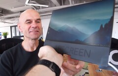 Der Lapscreen ist der dünnste und leichteste Zweitmonitor für Notebook und Smartphone.