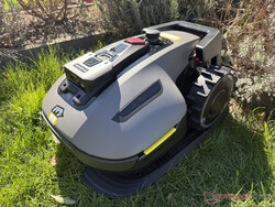 Mammotion Yuka Mini 800 in der Ladestation