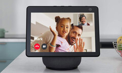 Amazon plant wohl eine neue Smart-Home-Zentrale für die Wandmontage mit ähnlich großem Display wie der hier gezeigte Echo Show 10. (Bild: Amazon)