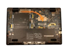 Das neueste Chromebook von CTL setzt auf eine durchsichtige Unterseite, und gewährt so einen Blick auf das Mainboard. (Bild: CTL)