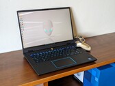 Alienware m16 R2 Laptop im Test: Umfangreiche und gewagte Veränderungen