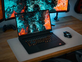 Alienware m17 R5 im Laptop-Test: All-AMD-Gamer mit großem Potential, aber Treiberproblemen