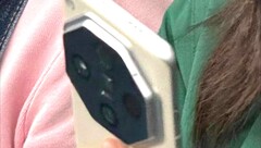Die Hasselblad-Kamera des Oppo Find X7 Pro soll hier in einem Spyshot mit Oktagon-Kameramodul zu sehen sein.