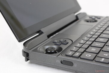 Die Steifigkeit des Scharniers ist zufriedenstellend, aber es knarrt zu sehr beim Einstellen der Winkel