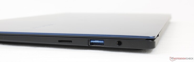 Rechts: MicroSD-Leser, USB-A 3.2, 3,5-mm-Headset
