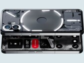 Das Nothing Phone (1) erhält endlich das Update auf Android 14. (Bild: Nothing)