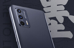 Zusammen mit dem Realme GT Neo 2T werden am kommenden Dienstag noch weitere Neuheiten kommen. (Bild: Realme)