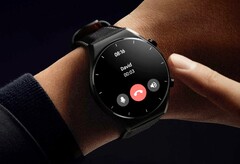 Die Xiaomi Watch S1 erlaubt es, Anrufe über das Handgelenk zu führen, solange das Smartphone in Bluetooth-Reichweite bleibt. (Bild: Xiaomi)