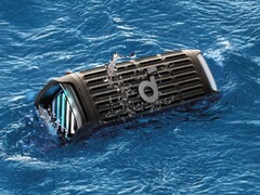 Soundcore Boom 3i: Bluetooth-Lautsprecher schwimmt (Bildquelle: Anker)