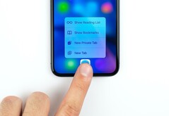 Mit Haptic Touch lassen sich in iOS 13 in vielen Bereichen des Betriebssystems Kontextmenüs aufrufen. (Bild: Daniel Korpai, Unsplash)