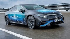 Die Feststoffbatterie in diesem EQS ermöglicht eine Reichweite von etwa 1.000 km pro Ladung. (Bildquelle: Mercedes)