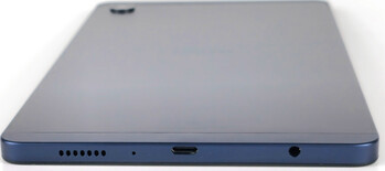 untere Gehäuseseite (Lautsprecher, USB-Port, Mikrofon)