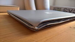 Kaputt-repariert: So sollte ein Laptop nach der Reparatur durch den Hersteller nicht aussehen (Quelle: twitter.com/blogwart/)