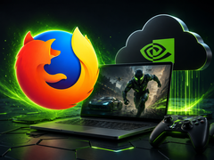 Gaming-Laptop mit Game, darüber die Logos von Geforce Now und Firefox