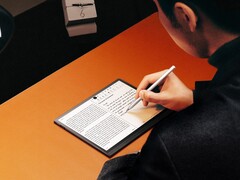 Das Huawei MatePad Paper verspricht eine erstklassige Lesbarkeit bei Sonnenlicht dank E-Ink-Display. (Bild: Huawei)
