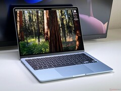 Das MacBook Air mit Apple M3 gibts aktuell günstiger denn je. (Bildquelle: Notebookcheck)