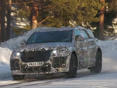 Range Rover Velar EV (2026): Elektrischer Prototyp auf JLRs EMA-Plattform gesichtet (Bildquelle: CarSpyMedia auf Youtube)