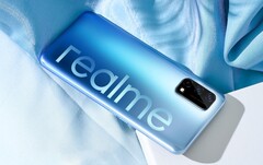 Das Realme Q2 5G mit dem MediaTek Dimensity 800U bietet laut AnTuTu ein ausgezeichnetes Preis-Leistungs-Verhältnis. (Bild: Realme)
