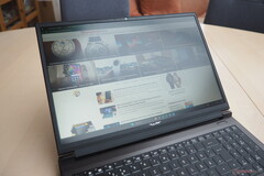 mattes 165-Hz-Panel mit IPS-Technik und 1.920 x 1.200 Pixeln